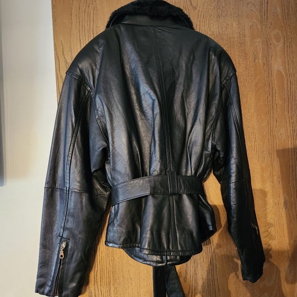 Ladies leather jacket - Picture 2 of 9